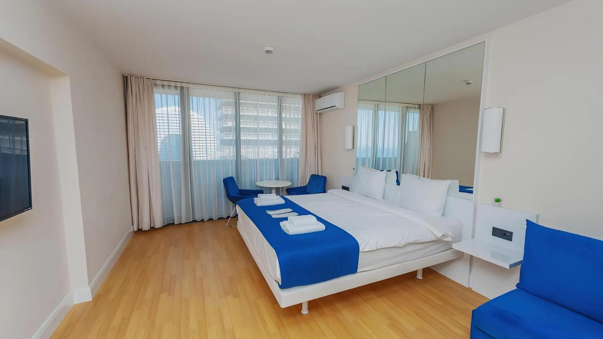Panorama Orbi City Sea View Apartment